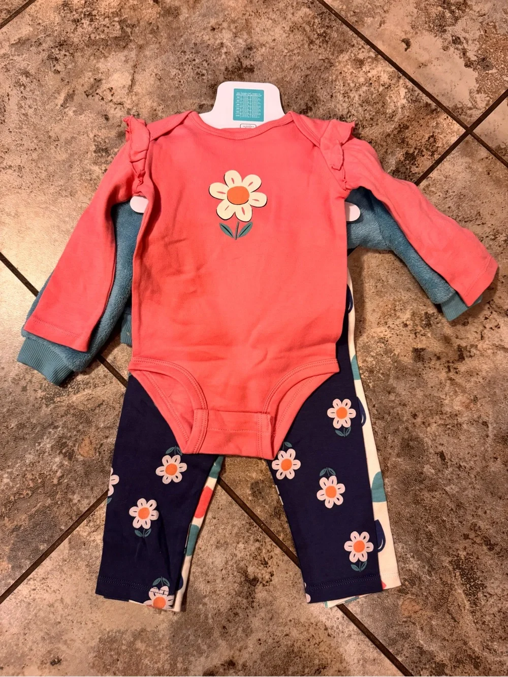 NWT Product: Pekkle Plush Top With Bodysuit & Pants 2 Outfits 4 Pieces 12 months